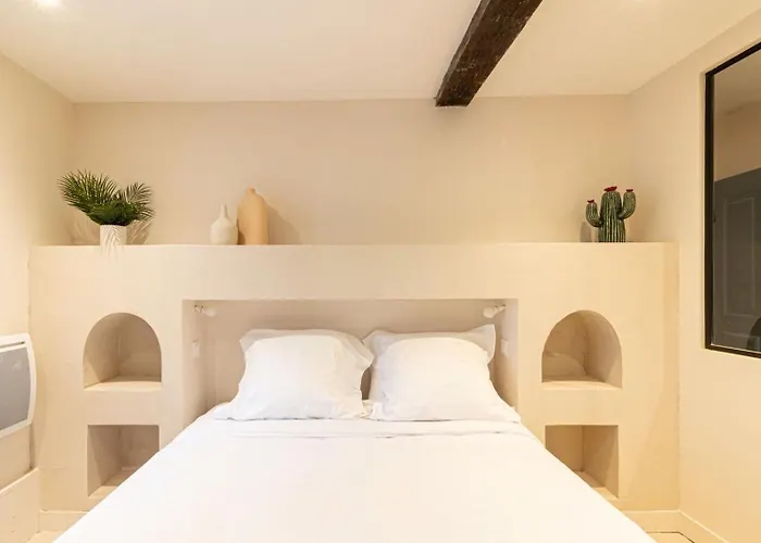 Dans Le Coeur Du Centre Historique Апартаменты Ош